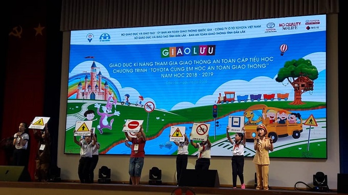Phòng Giáo dục và Đào tạo thị xã Buôn Hồ tham gia “Giao lưu giáo dục kỹ năng tham gia giao thông an toàn cho học sinh tiểu học” cấp tỉnh, năm học 2018 - 2019