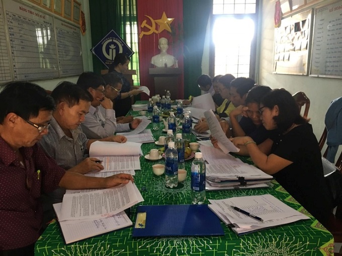 Giám sát việc xây dựng, duy trì và nâng cao chất lượng trường chuẩn Quốc gia; việc rà soát, sắp xếp, điều chỉnh mạng lưới quy hoạch trường, lớp, đội ngũ giáo viên các cấp học trên địa bàn thị xã