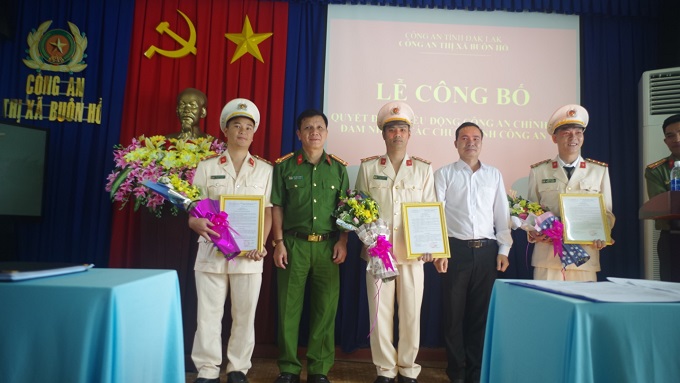Công an thị xã Buôn Hồ hoàn thành việc triển khai Công an xã chính quy