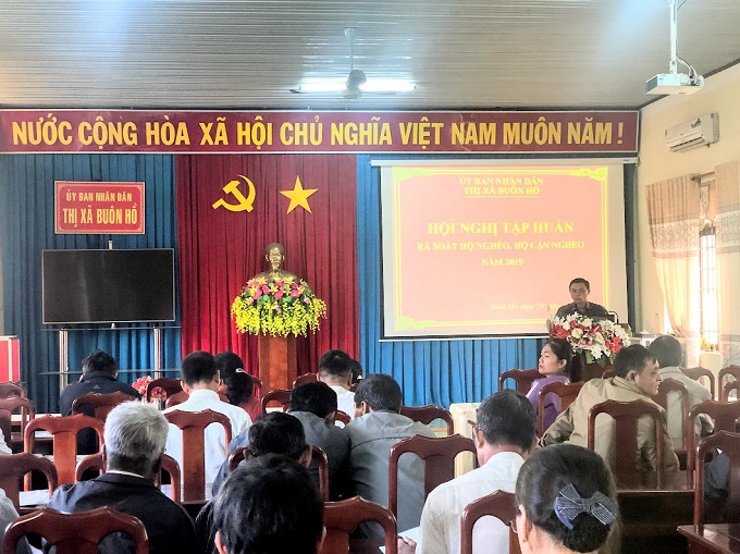 TẬP HUẤN TRIỂN KHAI CÔNG TÁC RÀ SOÁT HỘ NGHÈO NĂM 2019