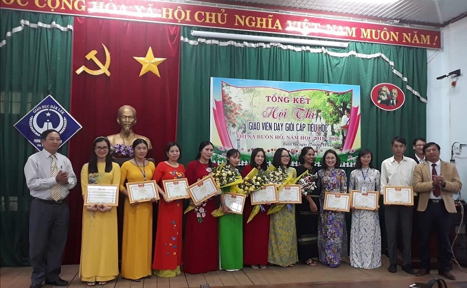 Phòng Giáo dục và Đào tạo thị xã Buôn Hồ tổng kết Hội thi Giáo viên dạy giỏi cấp tiểu học năm học 2019 - 2020.