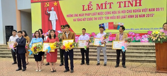 Nữ giáo viên trẻ say mê công tác Đoàn-Hội