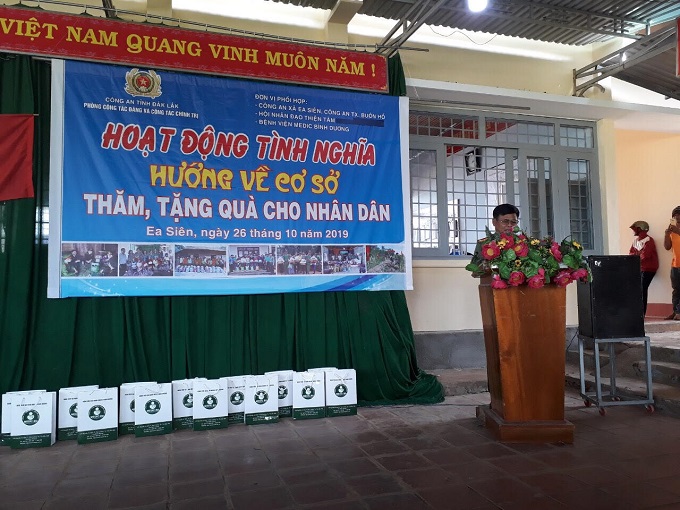 Tình quân dân đầm ấm trong hoạt động hướng về cơ sở - chung sức cùng cộng đồng