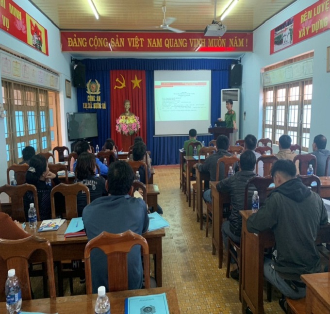 Tuyên truyền, phổ biến giáo dục pháp luật cho cơ sở kinh doanh có điều kiện trên địa bàn Thị xã Buôn Hồ