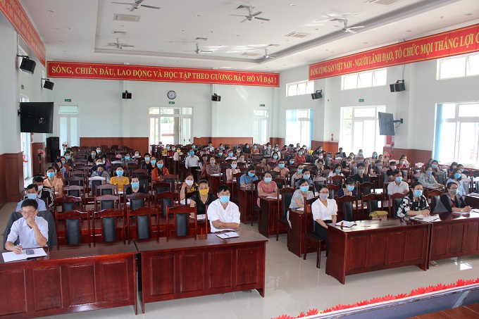 Bồi dưỡng chính trị hè năm 2020 cho đội ngũ cán bộ quản lý, giáo viên, nhân viên ngành giáo dục và đào tạo thị xã Buôn Hồ