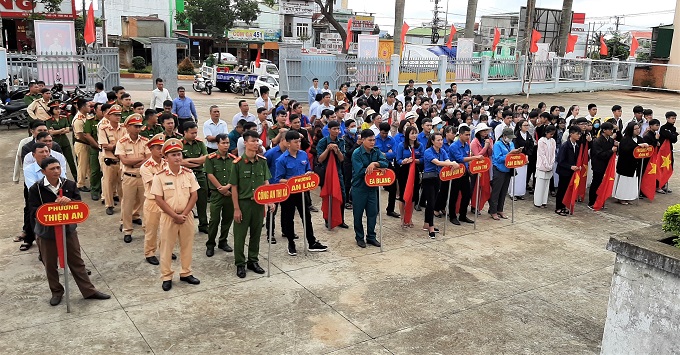 Lễ ra quân hưởng ứng tháng cao điểm tháng An toàn giao thông năm 2020.