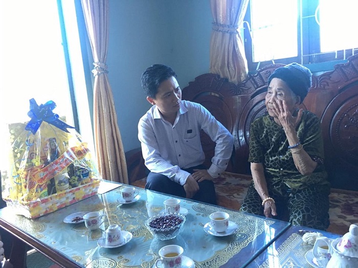 Thường trực Thị ủy, HĐND, UBND, UBMTTQ Việt Nam thị xã thăm và chúc Tết nguyên đán Canh Tý năm 2020