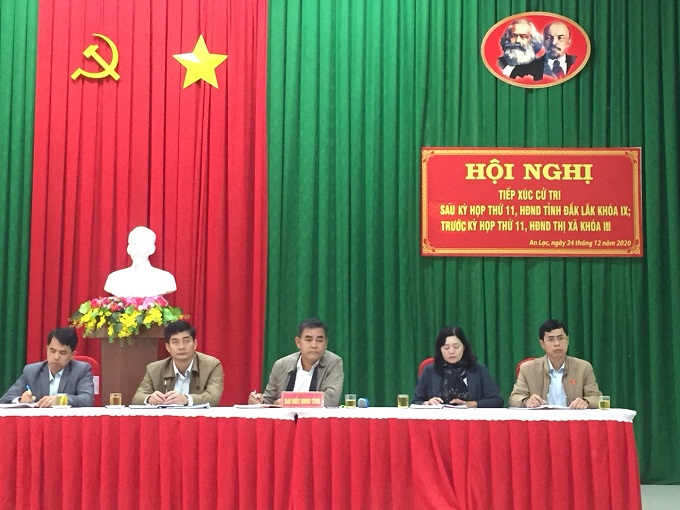 Đại biểu HĐND Tỉnh khóa IX tiếp xúc cử tri thị xã Buôn Hồ sau kỳ họp thứ 11
