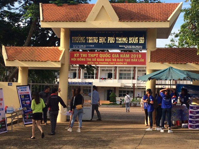 Chỉ thị lãnh đạo xét tốt nghiệp trung học cơ sở năm học 2019-2020, thi tốt nghiệp trung học phổ thông năm 2020 và tuyển sinh các lớp đầu cấp năm học 2020 - 2021 trên địa bàn thị xã