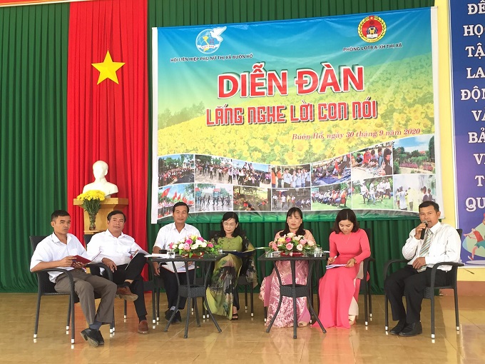 Hội liên hiệp phụ nữ thị xã tổ chức diễn đàn  “Lắng nghe lời con nói”