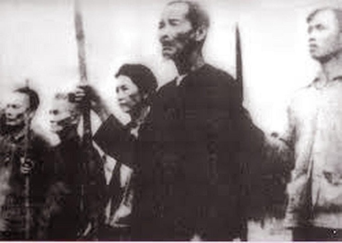 Kỷ niệm 75 năm Ngày truyền thống CAND Việt Nam (19/8/1945 – 19/8/2020) và 15 năm Ngày hội toàn dân bảo vệ ANTQ (19/5/2005 – 19/5/2020)