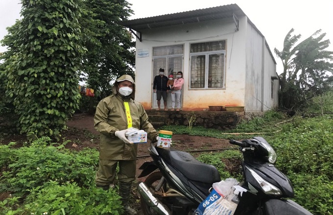 Cán bộ chiến sĩ Công an thị xã Buôn Hồ hưởng ứng phong trào thi đua đặc biệt “Cả nước đoàn kết, chung sức, đồng lòng thi đua phòng, chống và chiến thắng đại dịch Covid-19”