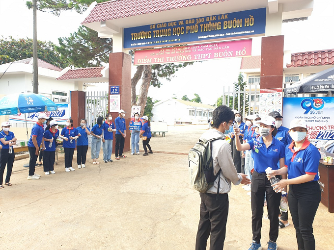 Thị đoàn Buôn Hồ với nhiều hoạt động hỗ trợ học sinh trong kỳ thi tốt nghiệp THPT năm 2021
