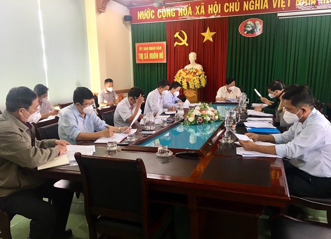 UBND thị xã tổ chức Họp để xem xét, thống nhất một số nội dung quan trọng