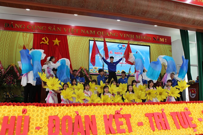 Lễ Mit-tinh kỷ niệm 90 năm thành lập Đoàn TNCS Hồ Chí Minh