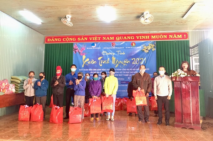 Ngày thanh niên cùng hành động chào mừng thành công Đại hội lần thứ XIII của Đảng
