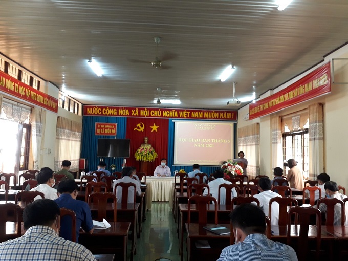 UBND thị xã Buôn Hồ họp thường kỳ tháng 5 năm 2021