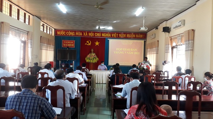 UBND thị xã Buôn Hồ họp thường kỳ tháng 7 năm 2021