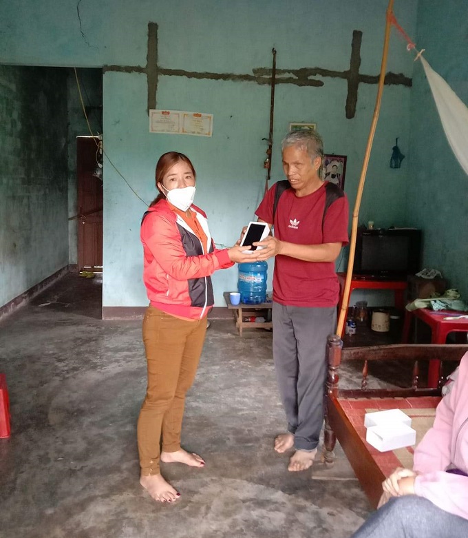 Các trường tiểu học trên địa bàn thị xã ủng hộ trang thiết bị học tập trực tuyến cho học sinh có hoàn cảnh khó khăn trên địa bàn