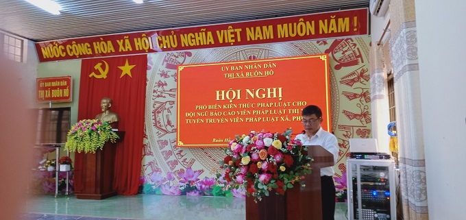 UBND thị xã Buôn Hồ tổ chức Hội nghị phổ biến kiến thức pháp luật cho đội ngũ Báo cáo viên pháp luật thị xã và Tuyên truyền viên pháp luật xã, phường