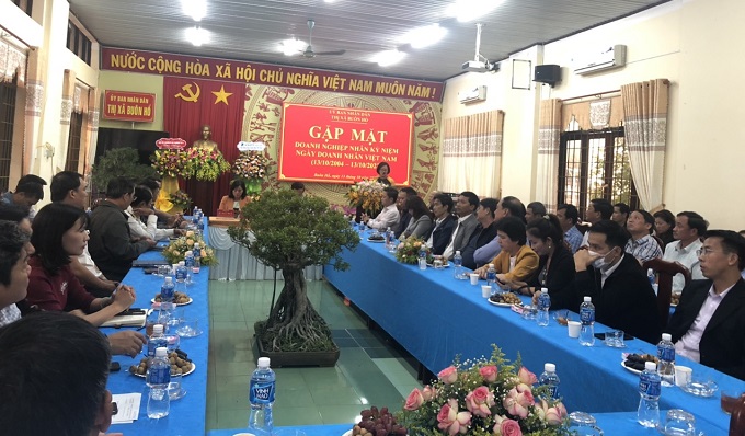 Thị xã Buôn Hồ tổ chức Hội nghị gặp mặt, đối thoại doanh nghiệp nhân kỷ niệm Ngày doanh nhân Việt Nam (13/10/2004 - 13/10/2022)