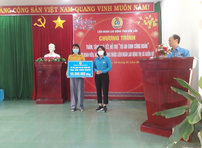 LĐLĐ thị xã tổ chức chương trình “Tết sum vầy – Xuân bình an” Nhâm Dần – 2022