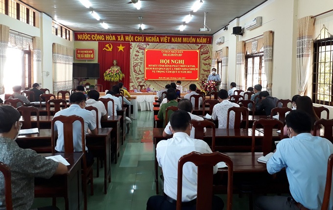 UBND thị xã Buôn Hồ tổ chức họp sơ kết công tác quý I triển khai nhiệm vụ quý 2/2022