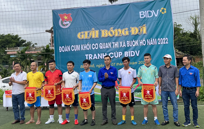 Giải Bóng đá Đoàn cụm khối cơ quan thị xã Buôn Hồ năm 2022 Tranh cúp BIDV