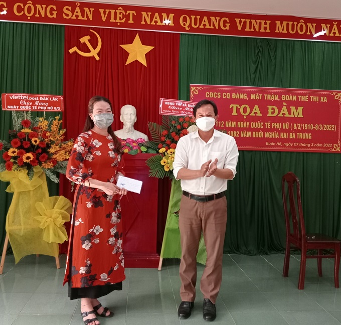 Các cấp công đoàn thị xã Buôn Hồ tổ chức nhiều hoạt động chào mừng Kỷ niệm 112 năm Ngày quốc tế phụ nữ 8/3 và 1982 năm Khởi nghĩa Hai Bà Trưng