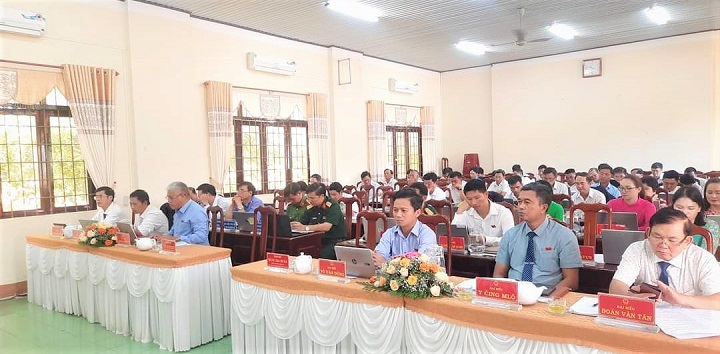 Kỳ họp thứ 6, HĐND thị xã Buôn Hồ khóa IV, nhiệm kỳ 2021-2026: Thảo luận, quyết nghị một số nội dung quan trọng.