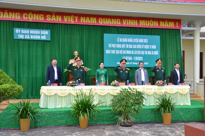 Thị xã Buôn Hồ tổ chức Lễ ra quân huấn luyện năm 2023