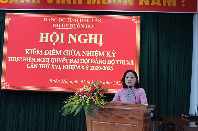 Thị ủy Buôn Hồ tổ chức Hội nghị kiểm điểm giữa nhiệm kỳ thực hiện Nghị quyết Đại hội Đảng bộ thị xã lần thứ XVI, nhiệm kỳ 2020 – 2025