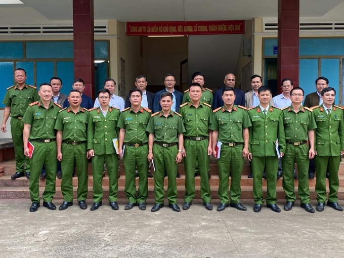 Hoàn thiện quy trình điện tử bãi bỏ yêu cầu xuất trình sổ hộ khẩu giấy trước ngày 20/3