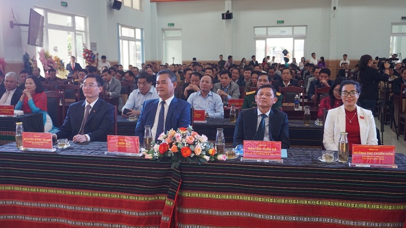 Gặp mặt kỷ niệm 15 năm Ngày thành lập thị xã Buôn Hồ