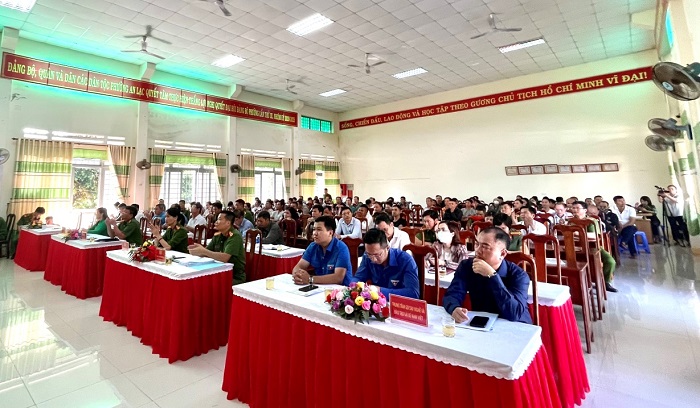 Công an thị xã Buôn Hồ tổ chức thành công Hội nghị tuyên truyền pháp luật đối với người chấp hành án hình sự và người chấp hành xong án phạt tù tái hòa nhập cộng đồng năm 2023, với chủ đề “Đồng hành trên bước đường Ngày trở về”.