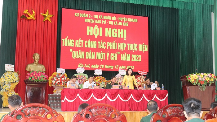 Đoàn công tác Thị ủy Buôn Hồ tham dự Hội nghị tổng kết công tác phối hợp thực hiện “Quân dân một ý chí” năm 2023 tại Sư đoàn 2 - Quân khu V
