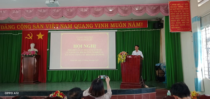 UBND thị xã Buôn Hồ tổ chức Hội nghị Phổ biến bồi dưỡng kiến thức pháp luật và tập huấn nghiệp vụ, kỹ năng công tác hòa giải cho đội ngũ Hòa giải viên ở cơ sở