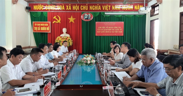 UBND thị xã Buôn Hồ làm việc với Đoàn công tác của Cơ quan hợp tác Quốc tế Hàn Quốc.