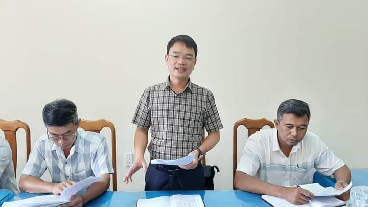 Lãnh đạo UBND thị xã Buôn Hồ đối thoại với hộ dân về công tác đền bù, giải phóng mặt bằng Dự án khu Tây Bắc II, phường An Lạc.