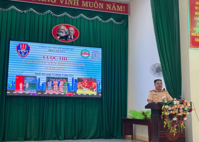 Đội Cảnh sát giao thông trật tự - Công an thị xã Buôn Hồ tổ chức thành công Cuộc thi “Cán bộ tuyên truyền giỏi”