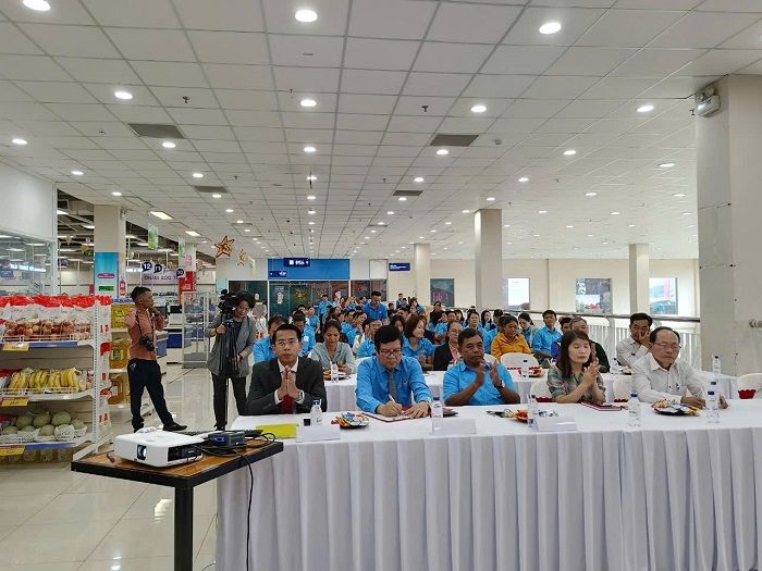 Liên đoàn lao động thị xã ký kết thỏa thuận hợp tác với Siêu thị Co.op mart Buôn Hồ