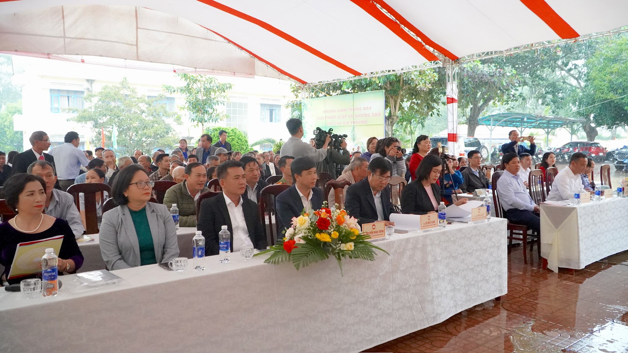 z7230120664158_6b8ce398f63d03e9cf12a1d51df83133