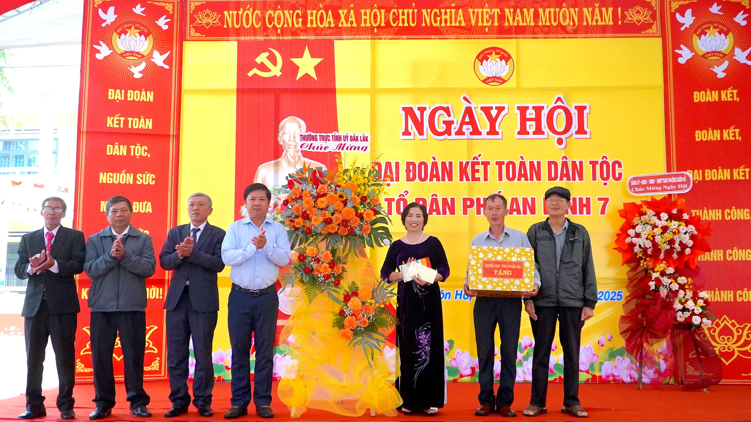 Bí thư Tỉnh ủy Đăk Lăk dự Ngày hội Đại đoàn kết toàn dân tộc tại TDP An Bình 7