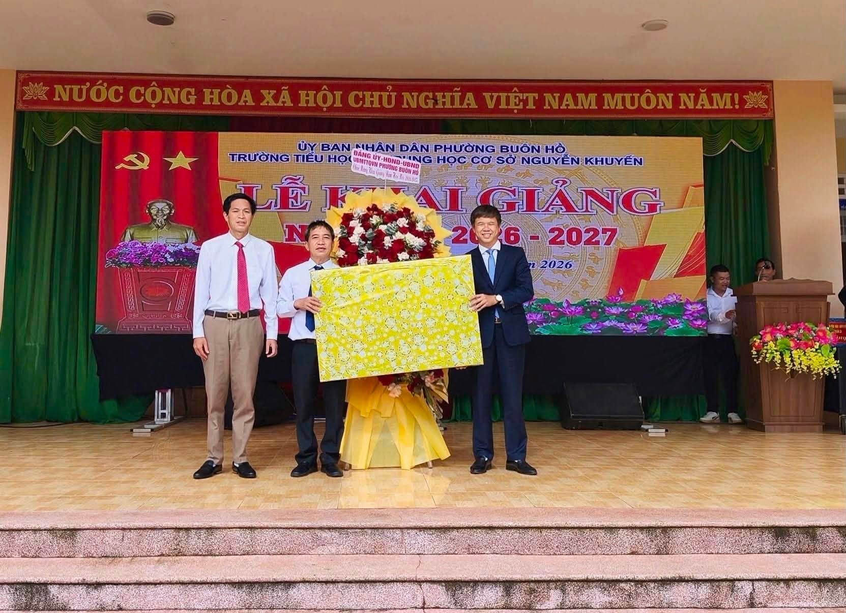 Học sinh phường Buôn Hồ hân hoan bước vào năm học mới 2026 - 2027